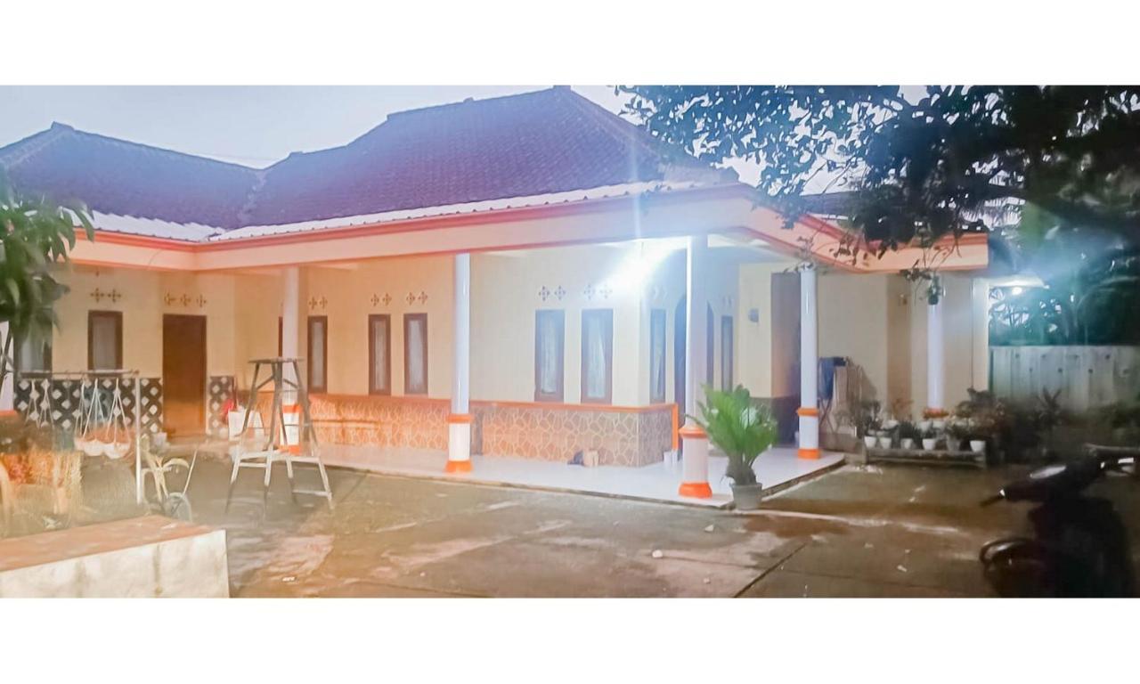 Homestay Bukit Pamoyanan 2 Redpartner Bukanagara Exterior photo
